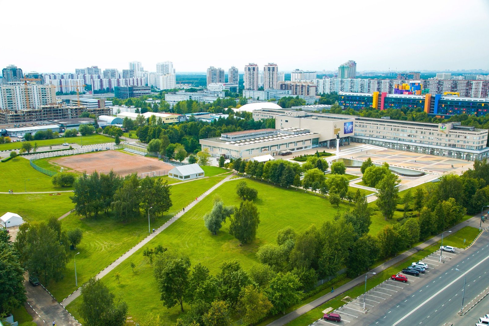 Students enjoying the green campus of RUDN University in Moscow